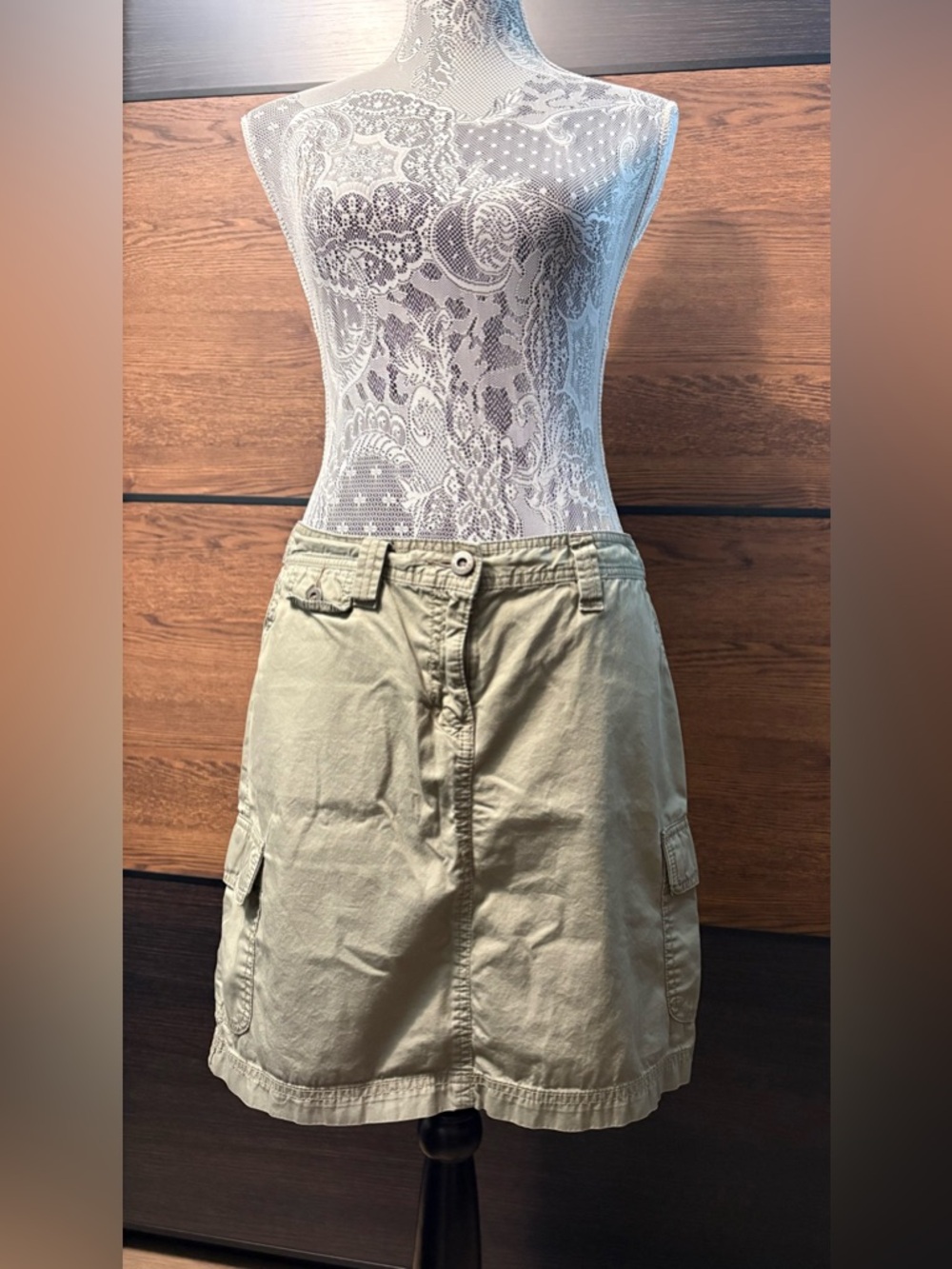 Tommy Hilfiger Olive Cargo Skirt with Pink Accent